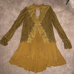 Worn once for senior pictures! No longer fits